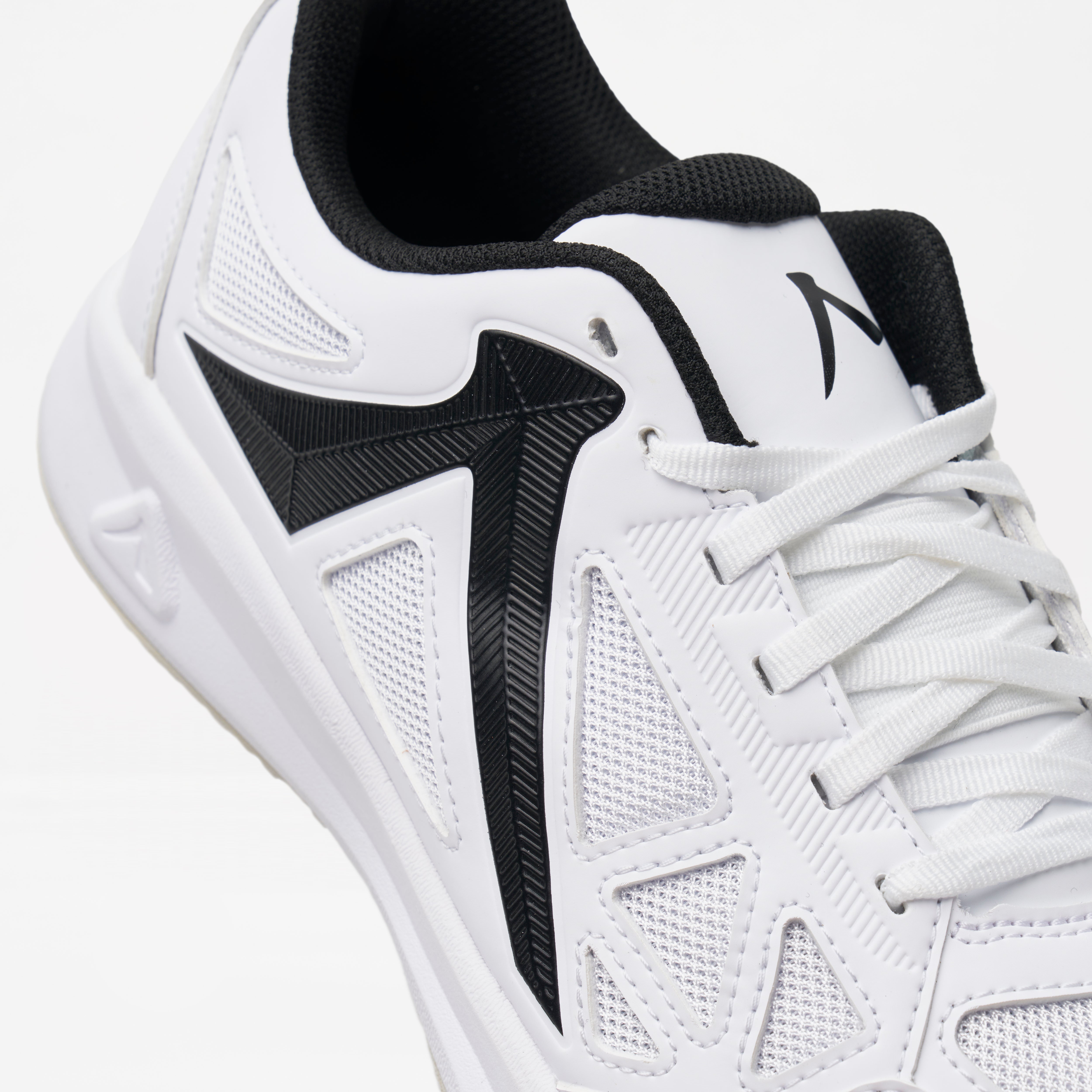 Takumi HardCourt White/Black